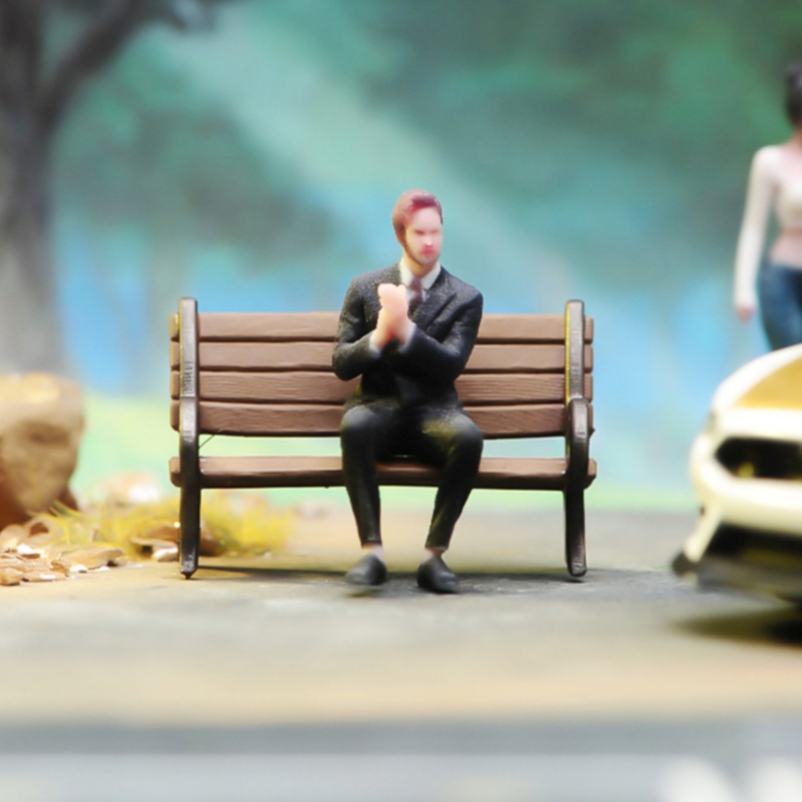 Figura de Homem Sentado em Esc - Men'S Accessories With Suits avaliação e preço