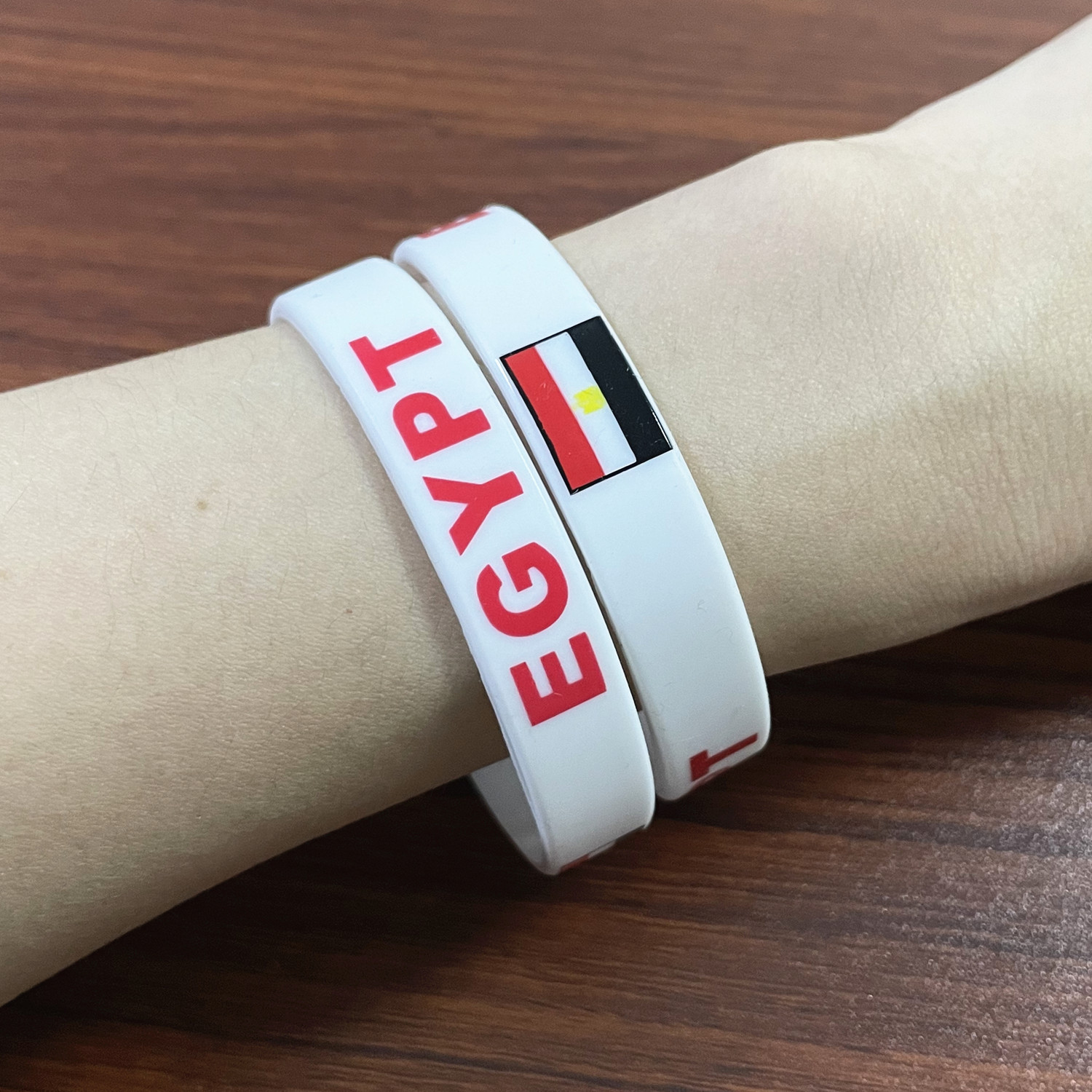 Pulseira de silicone com a ban - Men Accessories Egypt avaliação e preço